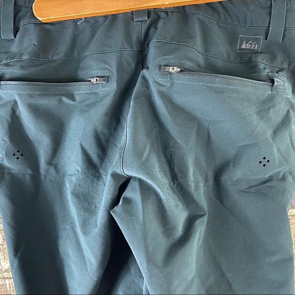 REI Women Black Hiking Athletic Outdoors Capri Crop Pants W/ Multi Pockets  3 zi - Picture 8 of 10
